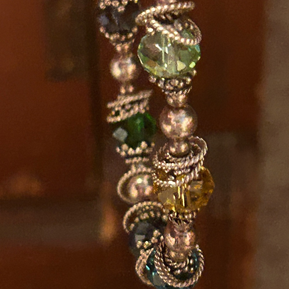 Clearance sale! $10. Bracelet love red green crystal